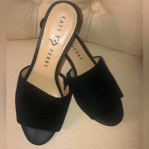 Katy Perry velvet open toe sandals size 7